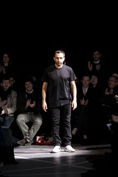 Look 50